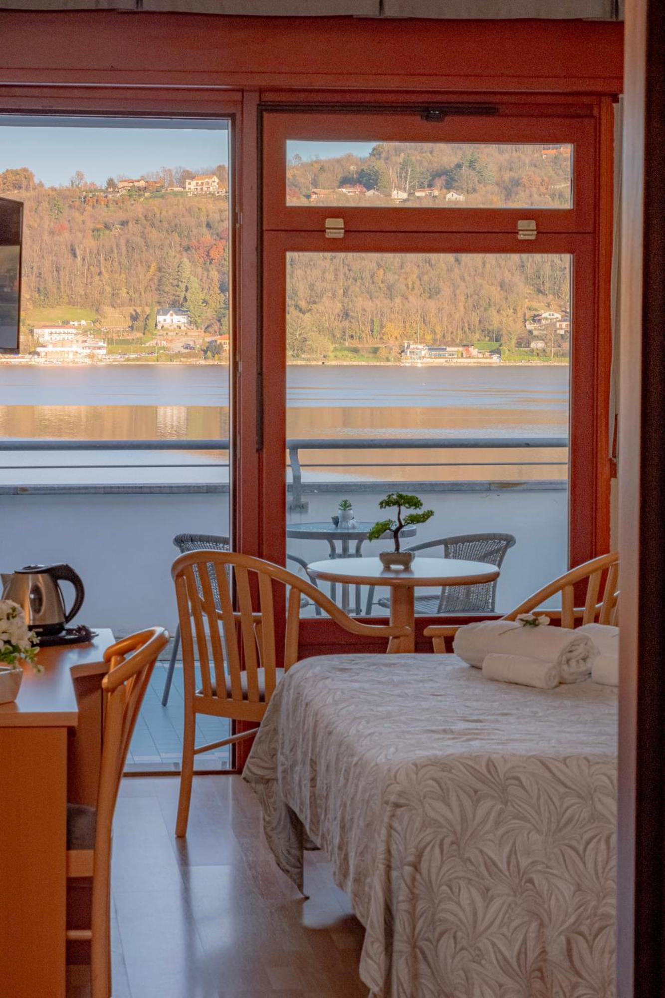 Hotel Chalet Del Lago Avigliana Dış mekan fotoğraf